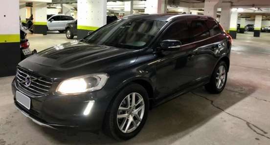 VOLVO-XC60-2015