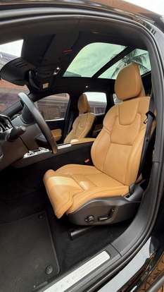 VOLVO-XC60-2020