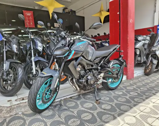 YAMAHA MT-09 