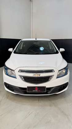 CHEVROLET-ONIX-2013