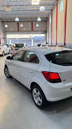 CHEVROLET-ONIX-1.4 MPFI LT 8V FLEX 4P AUTOMÁTICO CHEVROLET-ONIX-2013