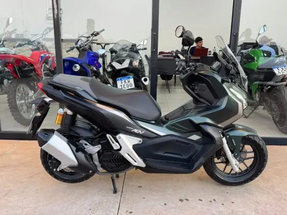 HONDA ADV 