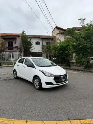 HYUNDAI HB20 1.0 COMFORT PLUS 12V FLEX 4P MANUAL HYUNDAI HB20 1.0 COMFORT PLUS 12V FLEX 4P MANUAL