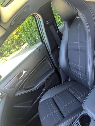 MERCEDES-BENZ-GLA 200-2016