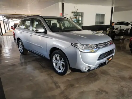 MITSUBISHI OUTLANDER 2.0 16V GASOLINA 4P AUTOMÁTICO MITSUBISHI OUTLANDER 2.0 16V GASOLINA 4P AUTOMÁTICO