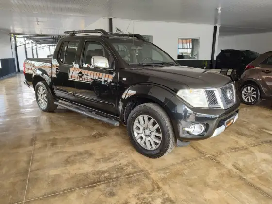 NISSAN FRONTIER 2.5 SL 10 ANOS 4X4 CD TURBO ELETRONIC DIESEL 4P AUTOMÁTICO