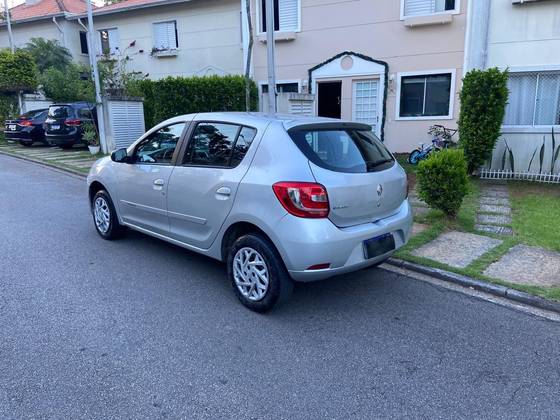 /en/city/cate-car-used-car/renault-sandero-2016-1-0-expression-16v-flex-4p-manual-48537739367351296/-2