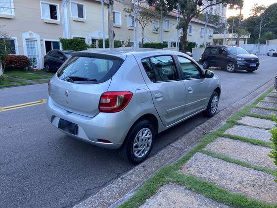 /en/city/cate-car-used-car/renault-sandero-2016-1-0-expression-16v-flex-4p-manual-48537739367351296/-3