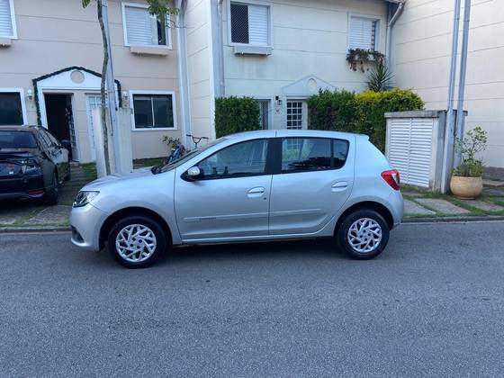 /en/city/cate-car-used-car/renault-sandero-2016-1-0-expression-16v-flex-4p-manual-48537739367351296/-4