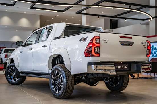 TOYOTA-HILUX-2025