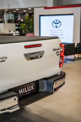 TOYOTA-HILUX-2025