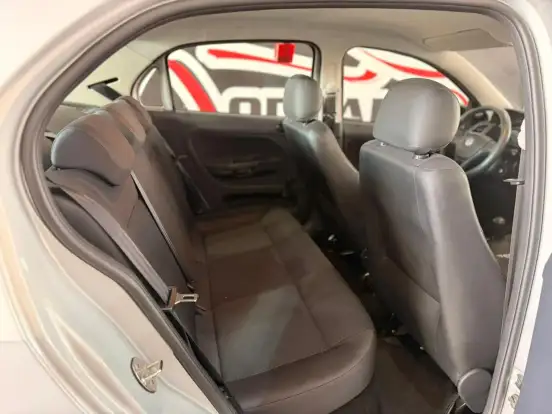VOLKSWAGEN-VOYAGE-2022