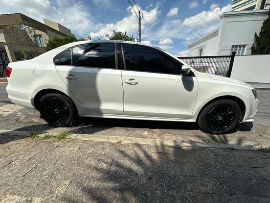 VOLKSWAGEN-JETTA-2015