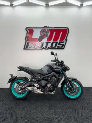 YAMAHA MT-09 