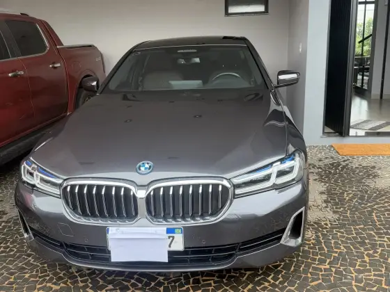 BMW 530e 2.0 16V TWINPOWER HÍBRIDO LUXURY AUTOMÁTICO BMW 530e 2.0 16V TWINPOWER HÍBRIDO LUXURY AUTOMÁTICO