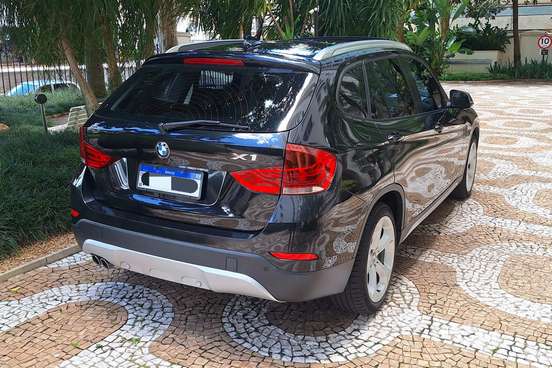 BMW-X1-2013