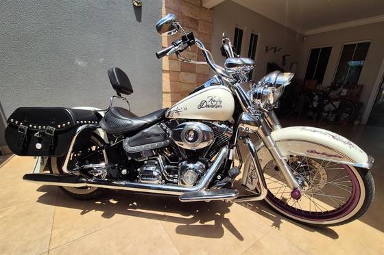 HARLEY-DAVIDSON SOFTAIL DELUXE 