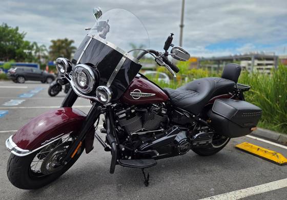 HARLEY-DAVIDSON SOFTAIL HERITAGE CLASSIC 114 