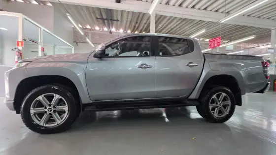 MITSUBISHI L200 TRITON 2.4 16V TURBO DIESEL SPORT HPE CD 4P 4X4 AUTOMÁTICO
