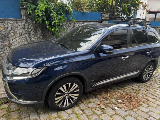 MITSUBISHI OUTLANDER 2.2 MIVEC DI-D DIESEL HPE-S AWD AUTOMÁTICO