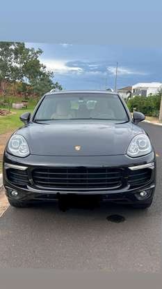 PORSCHE-CAYENNE-2015