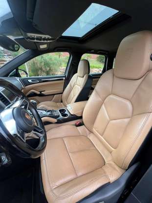 PORSCHE-CAYENNE-2015