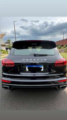 PORSCHE-CAYENNE-2015