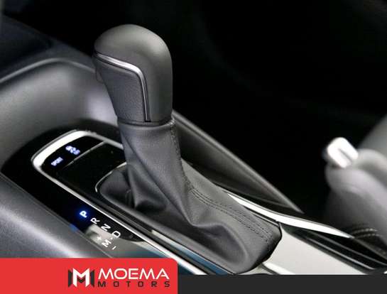 TOYOTA-COROLLA-2025