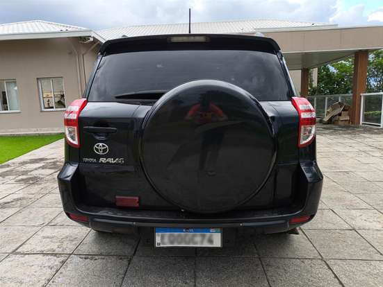 TOYOTA-RAV4-2011