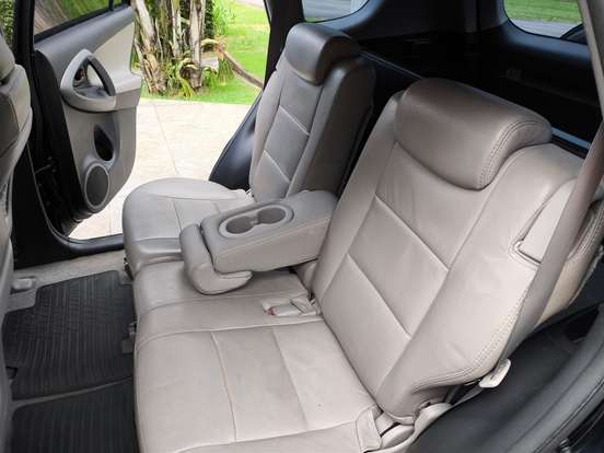 TOYOTA-RAV4-2.4 4X2 16V GASOLINA 4P AUTOMÁTICO TOYOTA-RAV4-2011