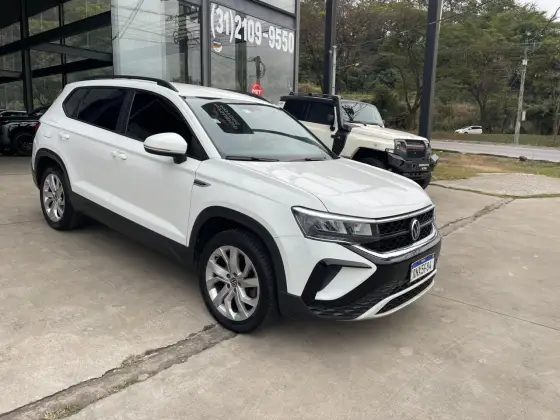 VOLKSWAGEN TAOS 1.4 250 TSI TOTAL FLEX COMFORTLINE AUTOMÁTICO
