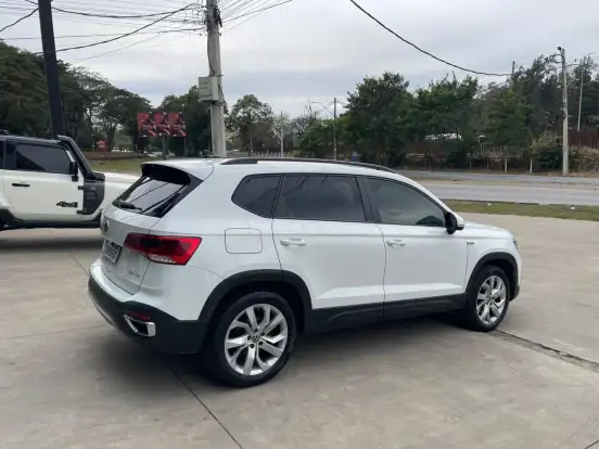 VOLKSWAGEN-TAOS-1.4 250 TSI TOTAL FLEX COMFORTLINE AUTOMÁTICO VOLKSWAGEN-TAOS-2021