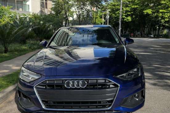 AUDI-A4-2021