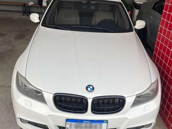 BMW-318i-2.0 SEDAN 16V GASOLINA 4P AUTOMÁTICO BMW-318i-2011