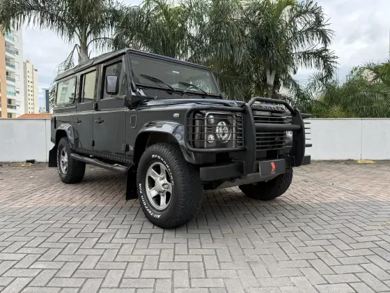 LAND ROVER DEFENDER 2.5 STD 110 4X4 TURBO DIESEL 4P MANUAL