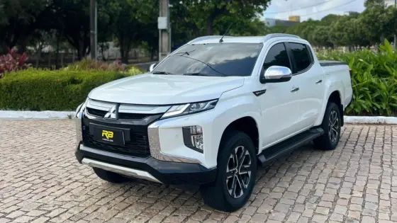 MITSUBISHI L200 TRITON 2.4 16V TURBO DIESEL SPORT HPE-S CD 4P 4X4 AUTOMÁTICO
