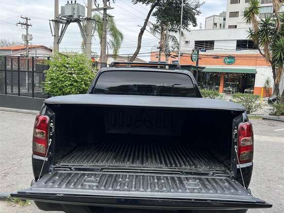 MITSUBISHI-L200 TRITON-2.4 16V TURBO DIESEL SPORT HPE TOP CD 4P 4X4 AUTOMÁTICO MITSUBISHI-L200 TRITON-2017