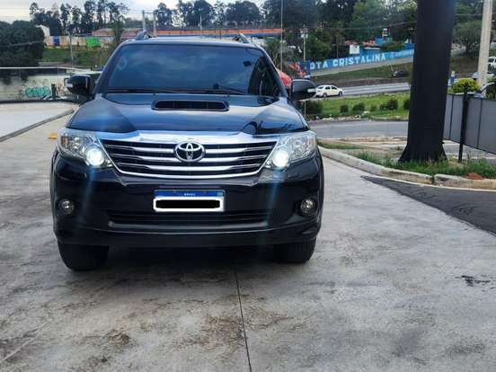TOYOTA-HILUX SW4-3.0 SRV 4X4 7 LUGARES 16V TURBO INTERCOOLER DIESEL 4P AUTOMÁTICO TOYOTA-HILUX SW4-2013