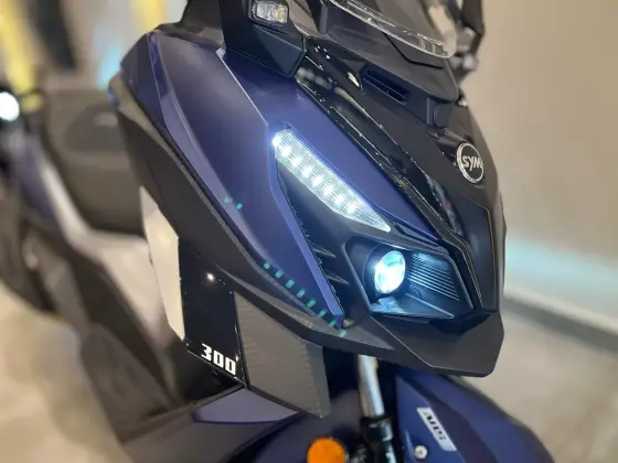 DAFRA CRUISYM 300 