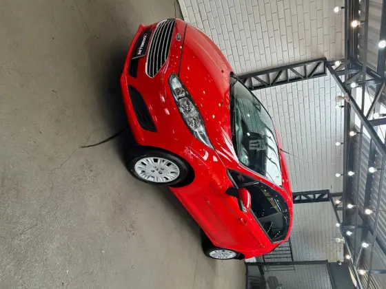 FORD FIESTA 1.6 SE HATCH 16V FLEX 4P MANUAL