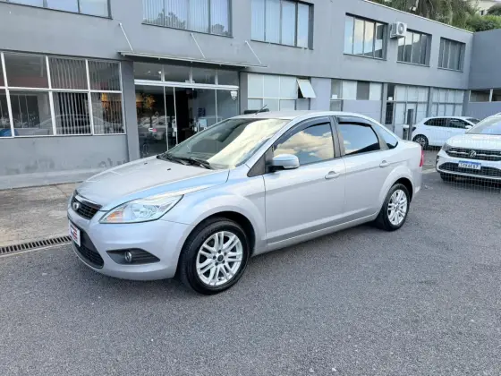 FORD FOCUS 2.0 GLX SEDAN 16V FLEX 4P AUTOMÁTICO FORD FOCUS 2.0 GLX SEDAN 16V FLEX 4P AUTOMÁTICO