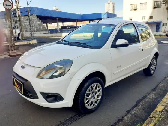 FORD KA 1.0 MPI 8V FLEX 2P MANUAL FORD KA 1.0 MPI 8V FLEX 2P MANUAL