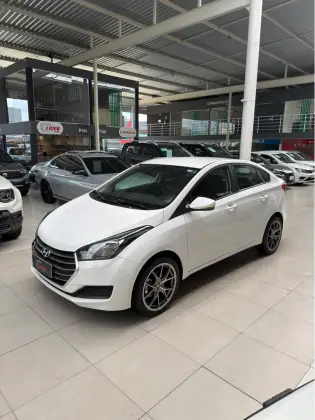 HYUNDAI HB20S 1.6 COMFORT PLUS 16V FLEX 4P AUTOMÁTICO