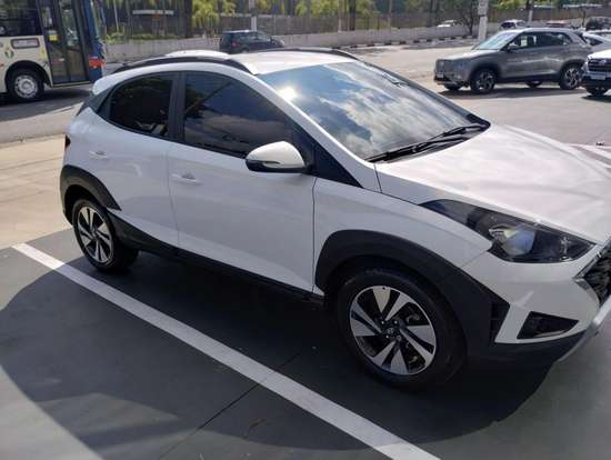 HYUNDAI-HB20X-2021