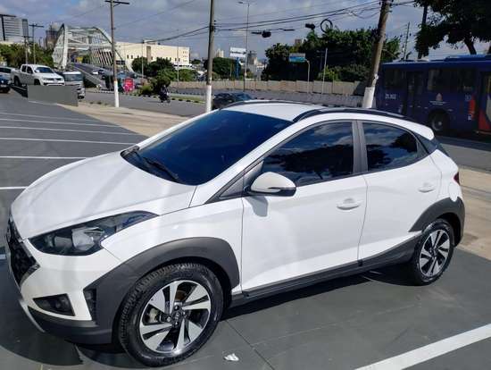 HYUNDAI-HB20X-2021