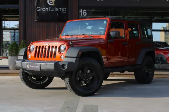 JEEP WRANGLER 3.6 UNLIMITED SPORT 4X4 V6 GASOLINA 4P AUTOMÁTICO