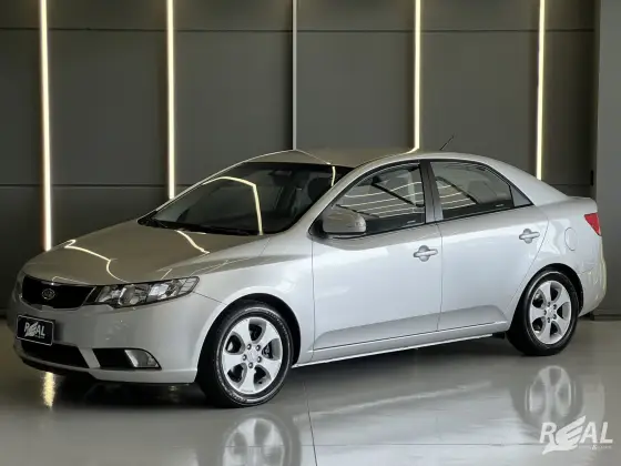 KIA CERATO 1.6 EX2 SEDAN 16V GASOLINA 4P MANUAL KIA CERATO 1.6 EX2 SEDAN 16V GASOLINA 4P MANUAL