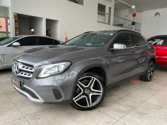 MERCEDES-BENZ GLA 200 1.6 CGI FLEX STYLE 7G-DCT