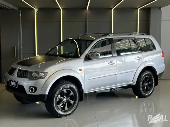 MITSUBISHI PAJERO DAKAR 3.5 HPE 7 LUGARES 4X4 V6 24V FLEX 4P AUTOMÁTICO