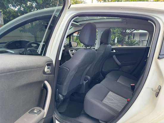 PEUGEOT-208-1.6 ALLURE 16V FLEX 4P AUTOMÁTICO PEUGEOT-208-2016